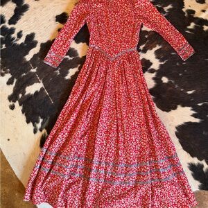 Size S women’s Handmade VTG Floral Prairie Dress